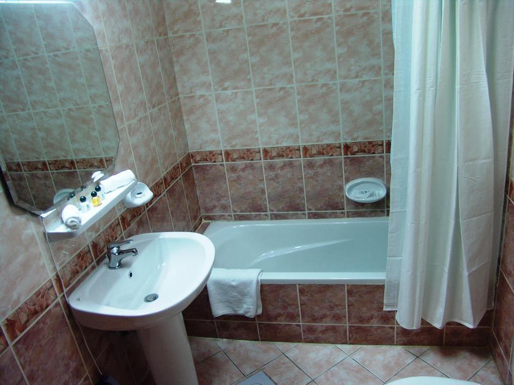 Al Sadd Suites Hotel 3*